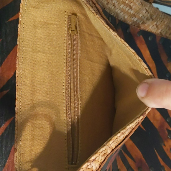 Wicker and Zebra print leather Finger Purse - Picture 8 of 8